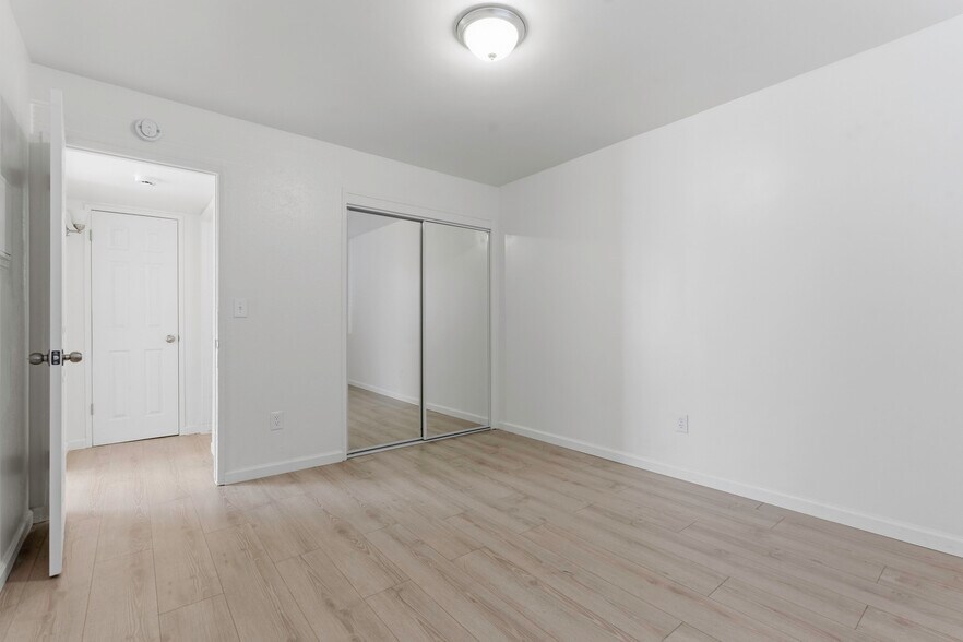 More Photos Of 330 Roberts Ln, Bakersfield Apartments For Sale