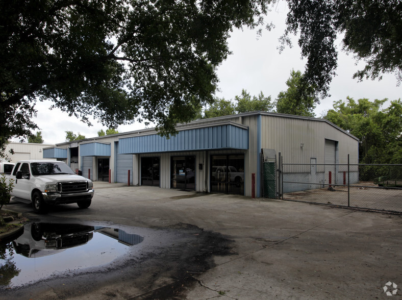 Primary Photo Of 2633 Pemberton Dr, Apopka Warehouse For Lease