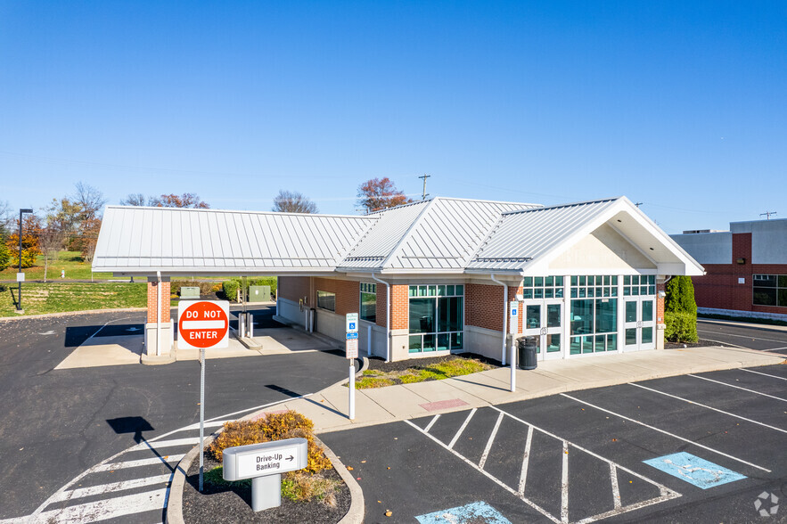 More Photos Of 1600 Sumneytown Pike, Lansdale Bank For Lease