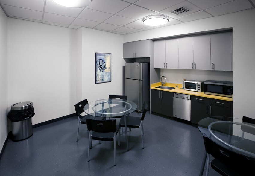 More Photos Of 4565 Ruffner St, San Diego Office For Sale