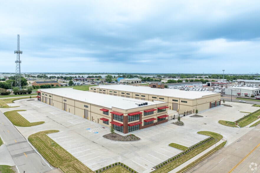 More Photos Of 2670 Sherman St, Grand Prairie Warehouse For Lease