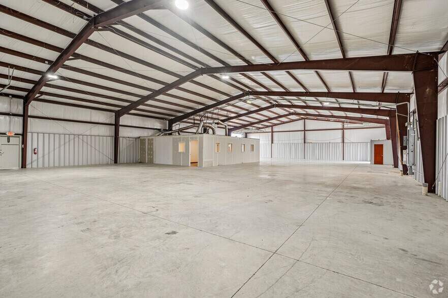 More Photos Of 10552 County Road 213, Forney Industrial For Lease