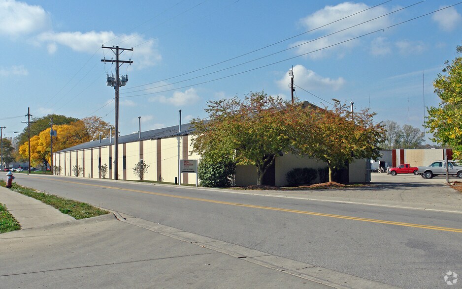 More Photos Of 2431 E River Rd, Dayton Warehouse For Sale