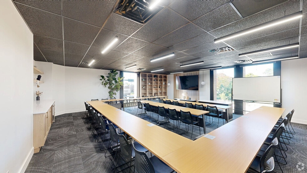 More Photos Of 220 W Bridge St, Dublin Office For Lease