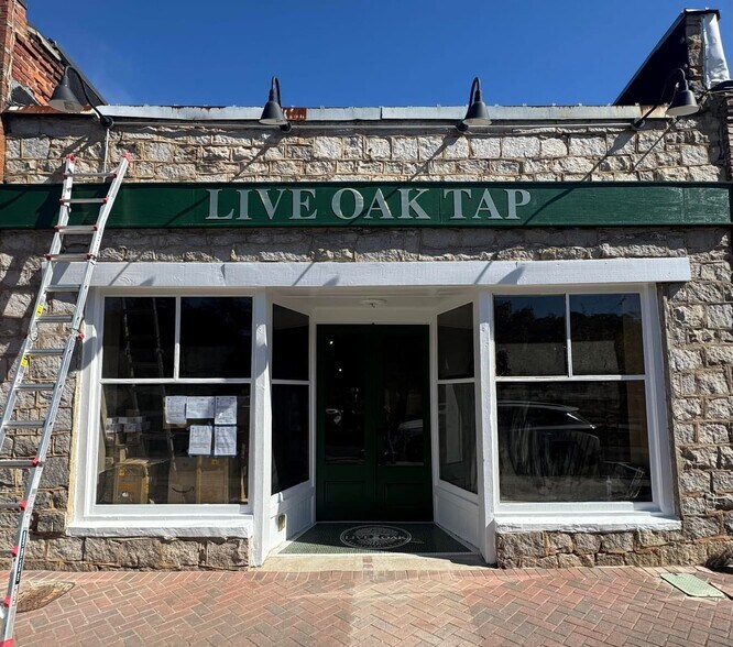 More Photos Of 5367 E Mountain St, Stone Mountain Freestanding For Lease