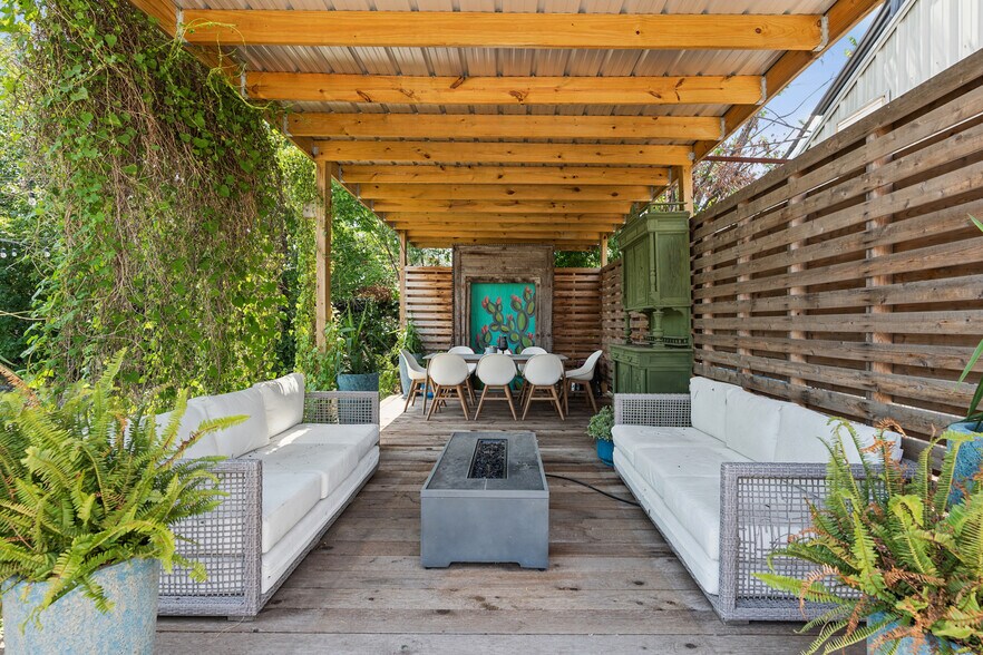 More Photos Of 3514 Easy St, Dallas Flex For Sale