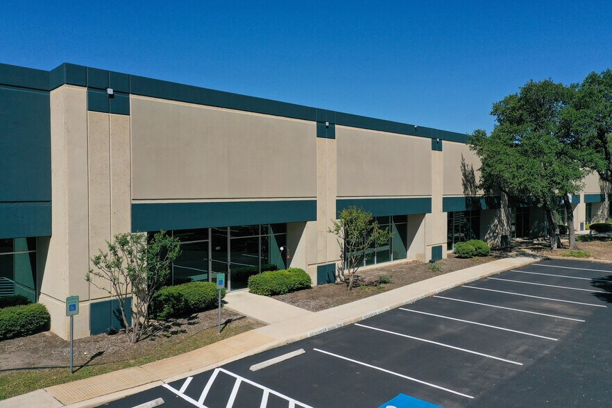 More Photos Of 5730 Northwest Pky, San Antonio Research And Development For Lease