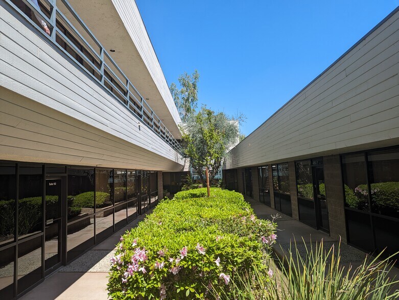 More Photos Of 5100 California Ave, Bakersfield Office For Lease