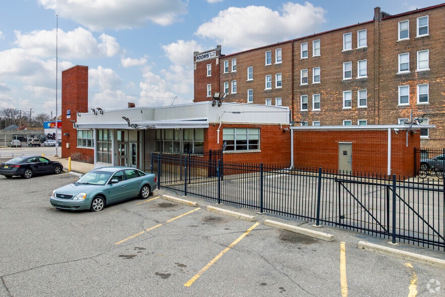 More Photos Of 11606 Woodward Ave, Detroit General Retail For Sale