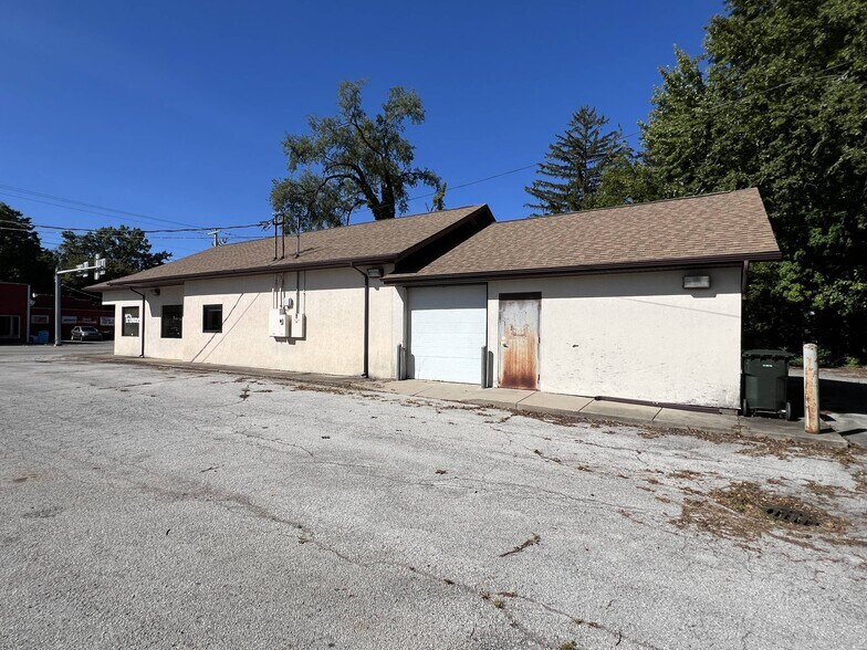 More Photos Of 603-615 E Jefferson St, Plymouth Office For Sale