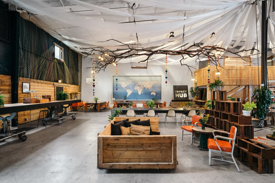 More Photos Of 409-411 Monroe W, Austin Office For Lease