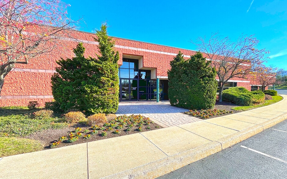 Primary Photo Of 5095 Ritter Rd, Mechanicsburg Research And Development For Lease