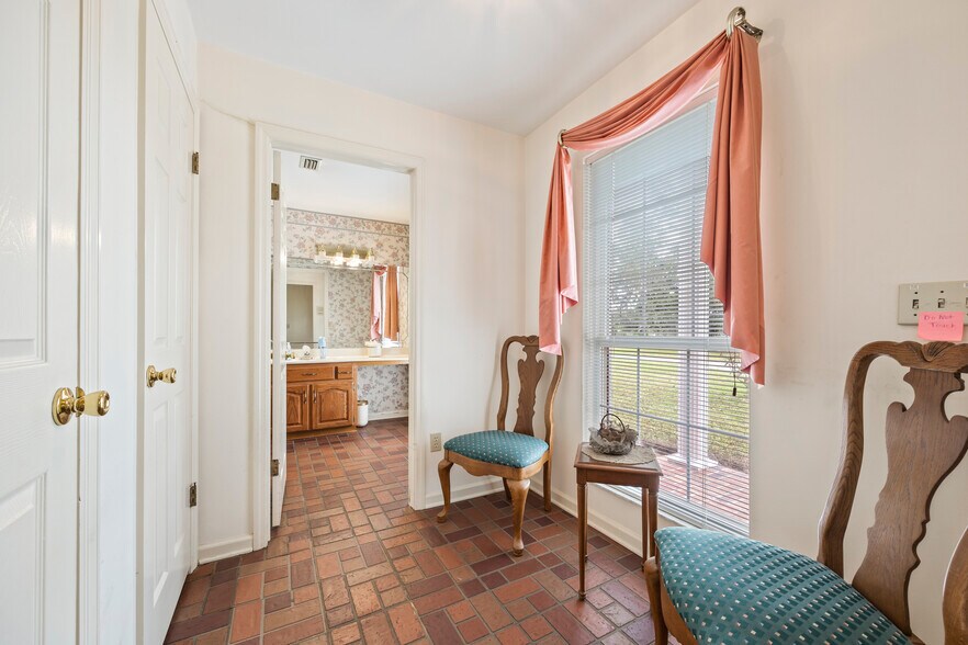 More Photos Of 1313 Irvin Ave SW, Live Oak Apartments For Sale