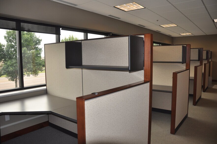 More Photos Of 4134 Deegan Ct, Monticello Office For Lease