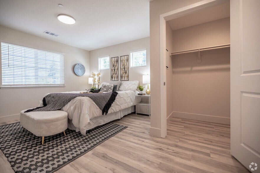 More Photos Of 2531 W Rumble Rd, Modesto Apartments For Sale