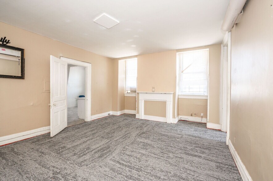 More Photos Of 6017-6019 Vine St, Cincinnati General Retail For Sale