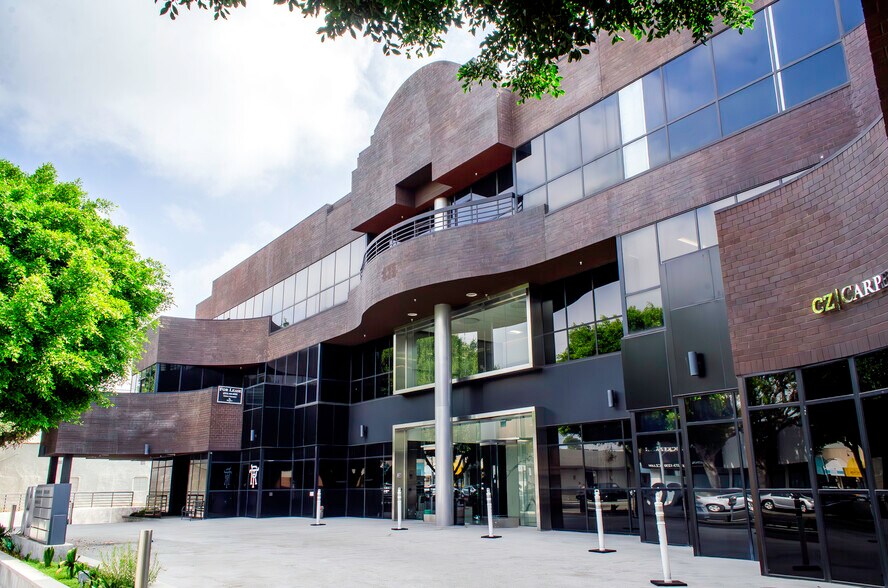 Primary Photo Of 822 S Robertson Blvd, Los Angeles Loft Creative Space For Lease