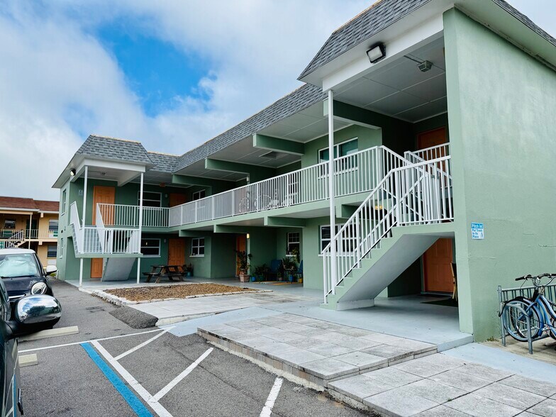 More Photos Of 2035 Alpine Rd, Clearwater Apartments For Sale