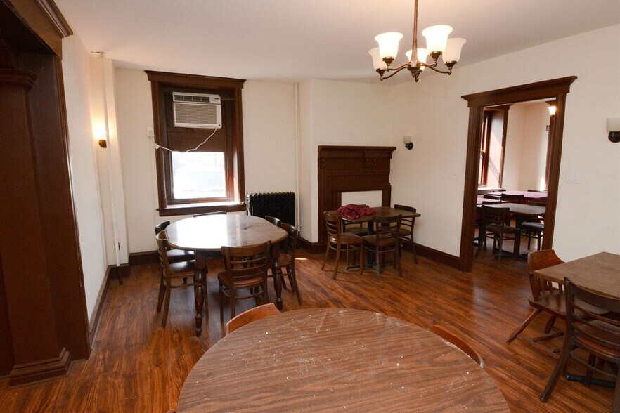 More Photos Of 101 S Main St, Richlandtown Restaurant For Sale