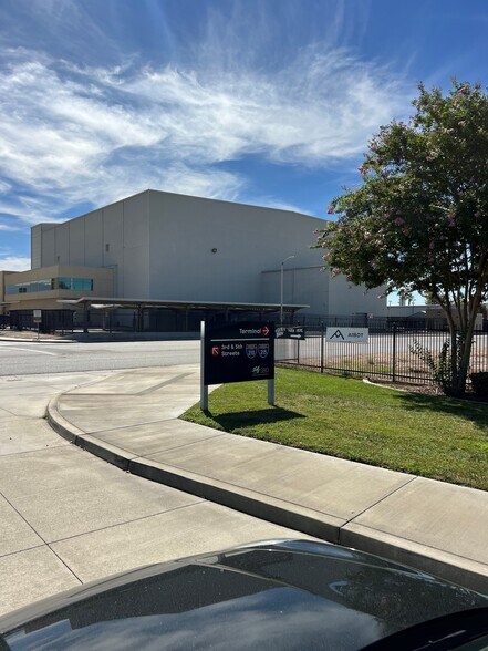 More Photos Of 115 N Del Rosa Dr, San Bernardino Warehouse For Lease