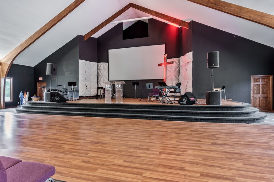 More Photos Of 4312 20th St, Rockford Religious Facility For Sale