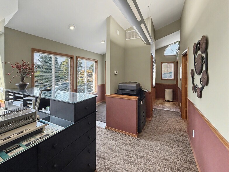 More Photos Of 1038 W Davidson Ave, Coeur d'Alene Office For Sale