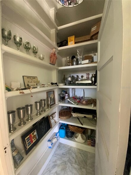 More Photos Of 606 E Oak St, Arcadia Hospitality For Sale