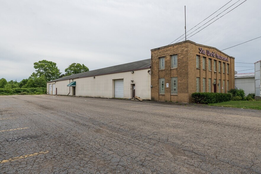 More Photos Of 412 Harrison St, Kalamazoo Freestanding For Lease