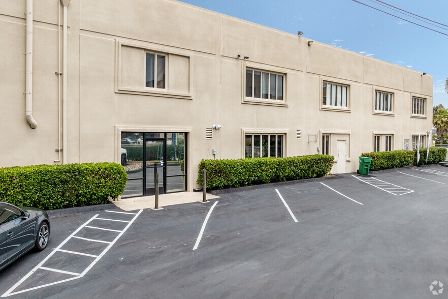 More Photos Of 5205 Kearny Villa Way, San Diego Office For Sale