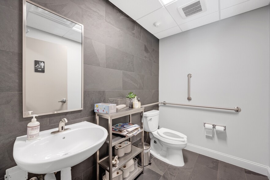 More Photos Of 25 Wheeler Ave, Pleasantville Storefront Retail Office For Lease