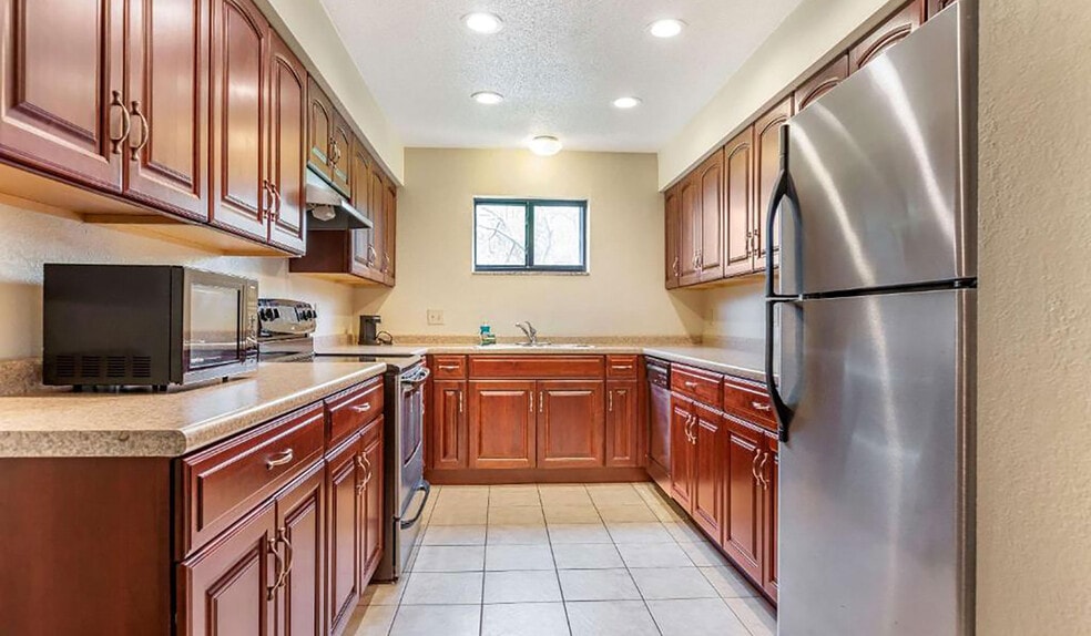 More Photos Of 350 Dodge Rd NE, Comstock Park Hotel For Sale