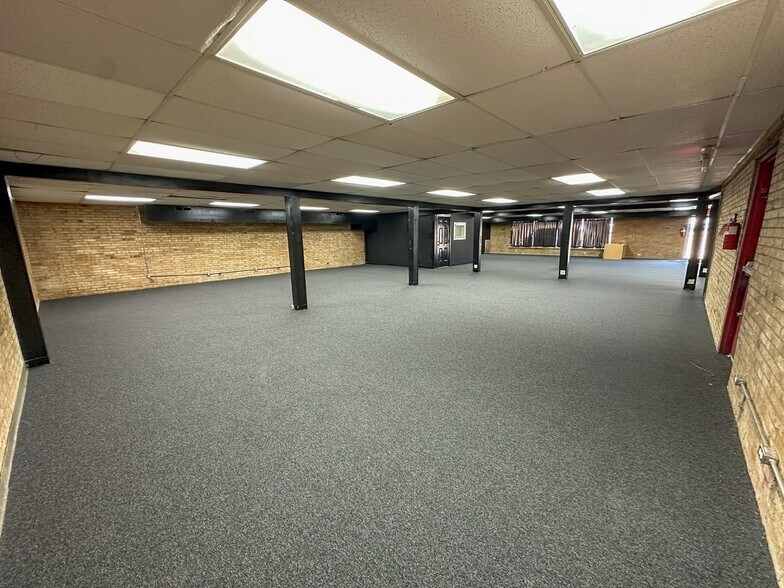 More Photos Of 310 E Denman Ave, Lufkin Storefront Retail Office For Sale