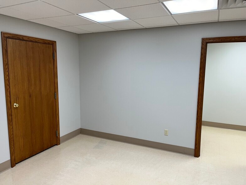 More Photos Of 365 Riffel Rd, Wooster Office For Lease