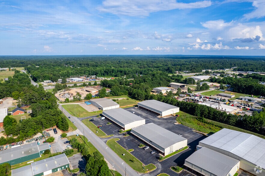 More Photos Of 1516 Kalamazoo Dr, Griffin Unknown For Lease