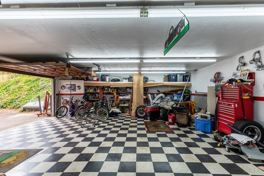 More Photos Of 110 C St, Rainier Multifamily For Sale