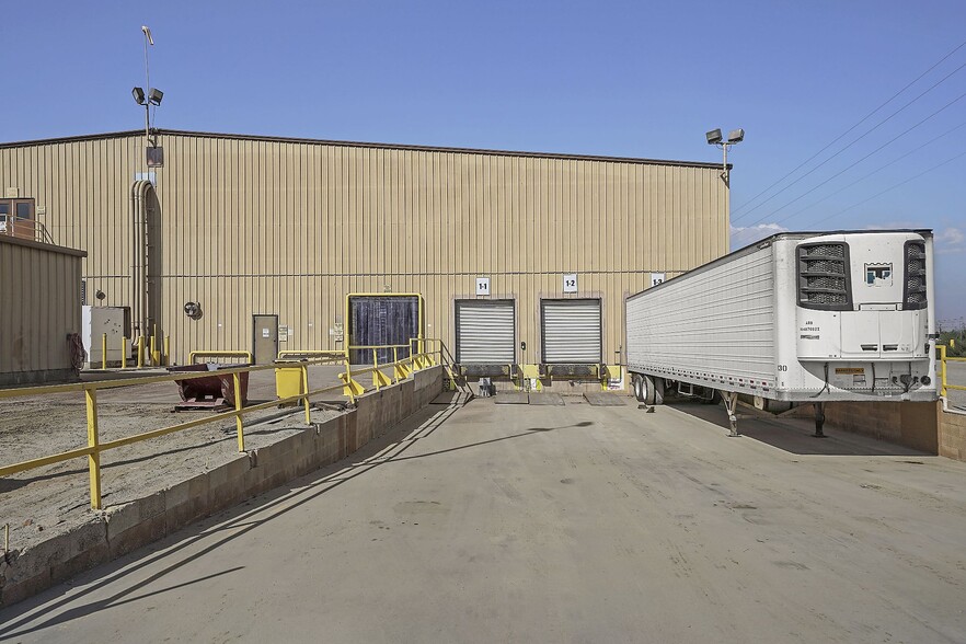 More Photos Of 830 Sycamore Rd, Arvin Refrigeration Cold Storage For Sale