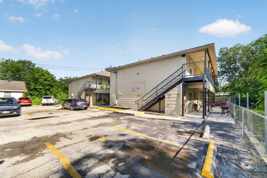 Primary Photo Of 926 Drury Ln, San Antonio Apartments For Sale