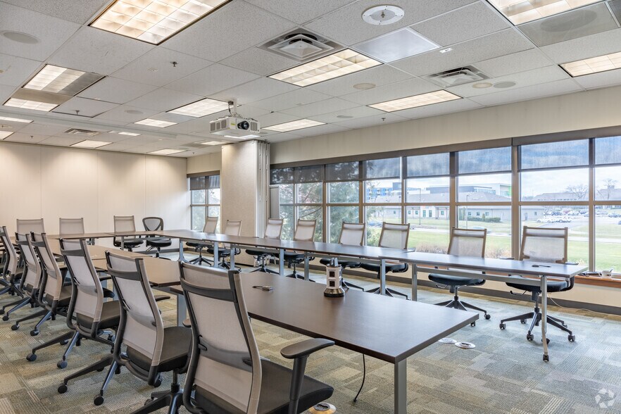 More Photos Of 4640 Trueman Blvd, Hilliard Office For Lease