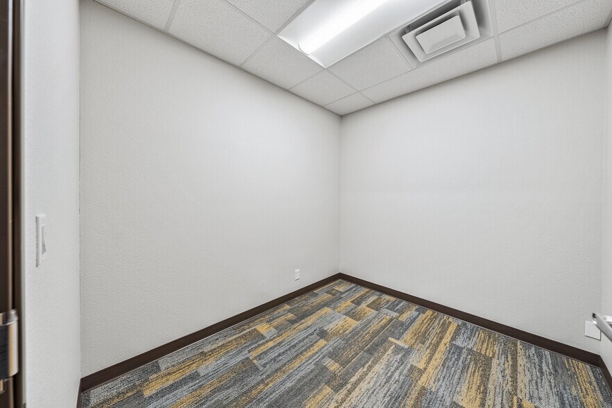 More Photos Of 2166 NW Vine St, Grants Pass Medical For Sale