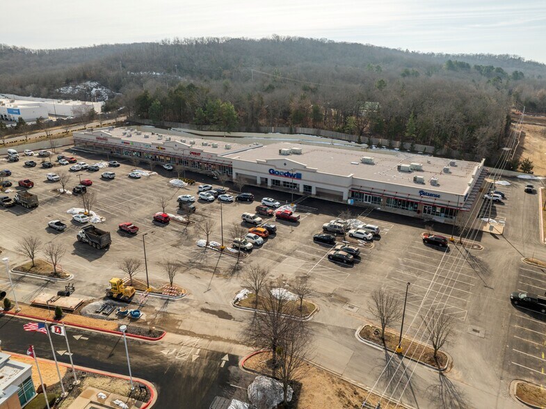 Primary Photo Of 3049-3105 W 6th St, Fayetteville Unknown For Lease