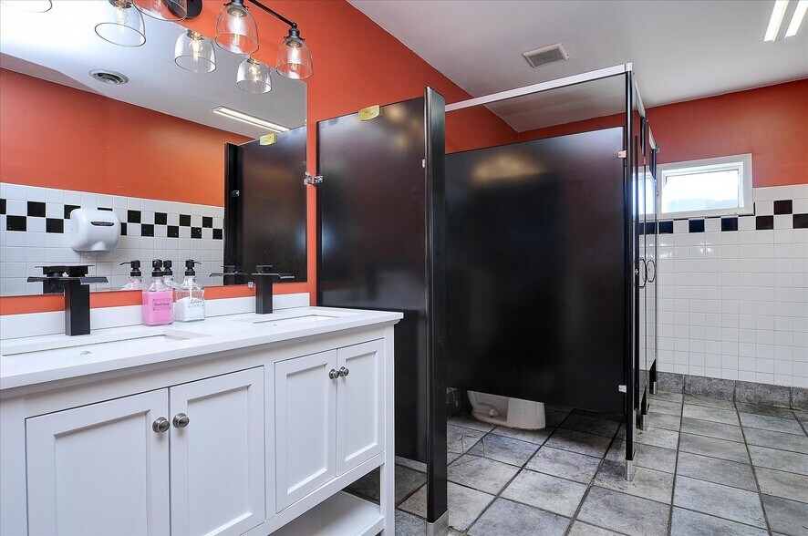 More Photos Of 720 E 50 Hwy, Salida Restaurant For Sale