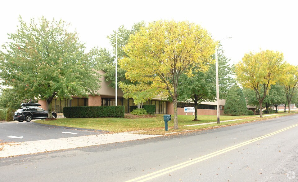 More Photos Of 106 Enterprise Dr, Bristol Industrial For Lease