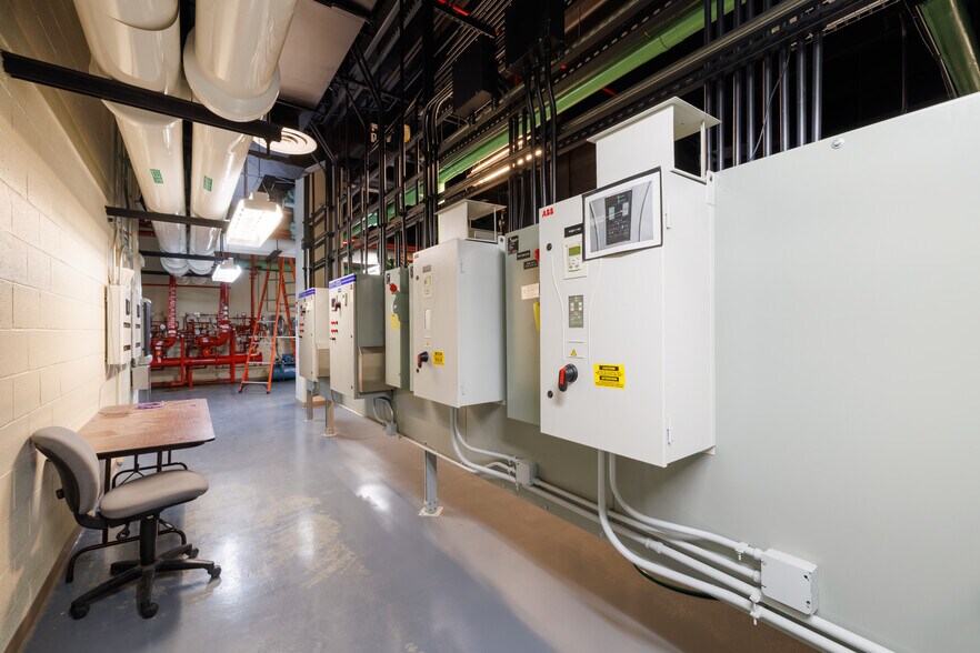 More Photos Of 2005 E Technology Cir, Tempe Industrial For Lease