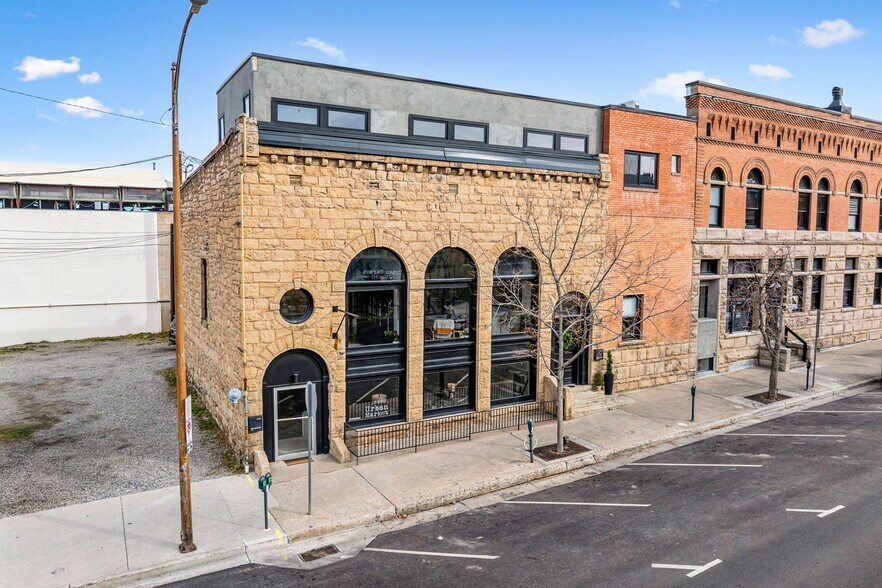 More Photos Of 120 W 9th St, Durango Flex For Lease