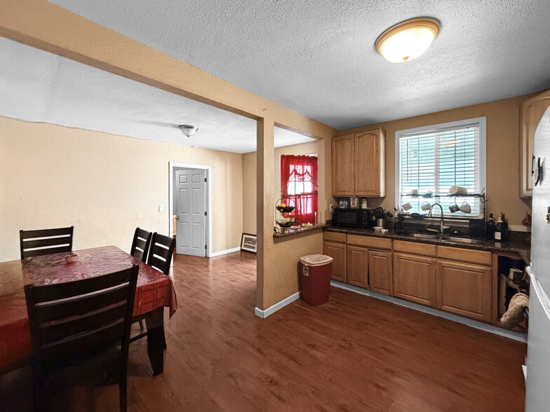 More Photos Of 204 Sunset Blvd, Hayward Apartments For Sale