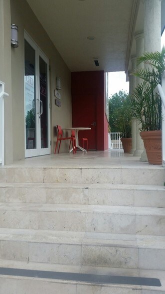 More Photos Of 201 N Ocean Dr, Hollywood Storefront Retail Office For Sale