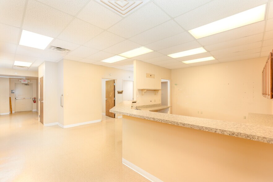 More Photos Of 100 Ridgeview Dr, Smithfield Storefront For Sale