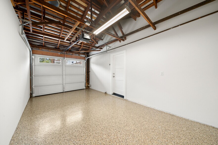 More Photos Of 1805 Clay St, Newport Beach Apartments For Sale