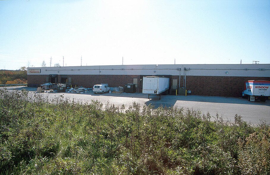 More Photos Of 21610 Alexander Rd, Oakwood Village Warehouse For Lease