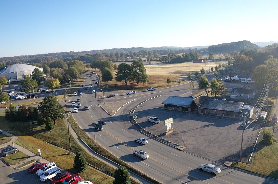 More Photos Of 1410 N Arkansas Ave, Russellville Specialty For Sale